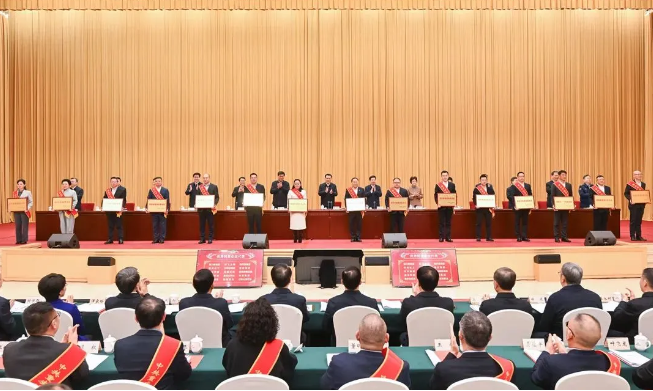 1743987637917437.png image.png